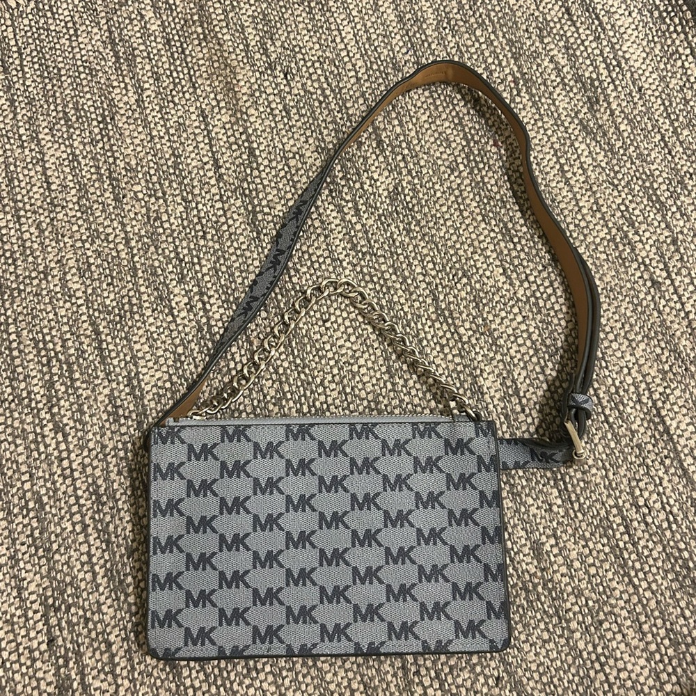 MICHAEL KORS FANNY PACK SIZE LARGE BELT WALLET